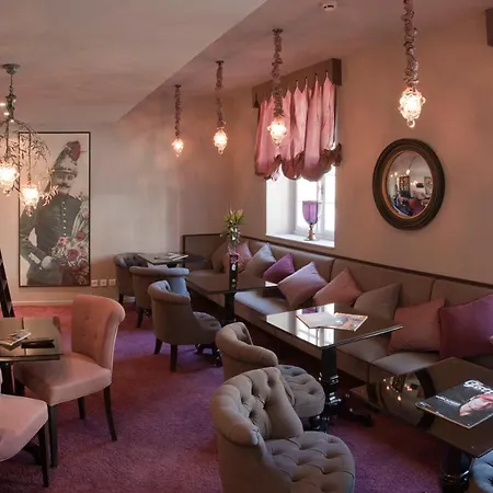 Hotel Les Remparts De La Cite - Carcassonne Отель