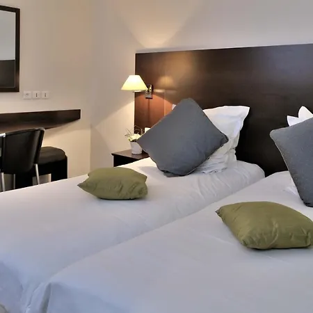 Hotel Les Remparts De La Cite - Carcassonne 酒店 3*