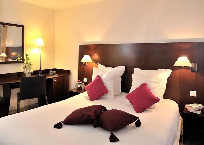 Hotel Les Remparts De La Cite - Carcassonne 3*